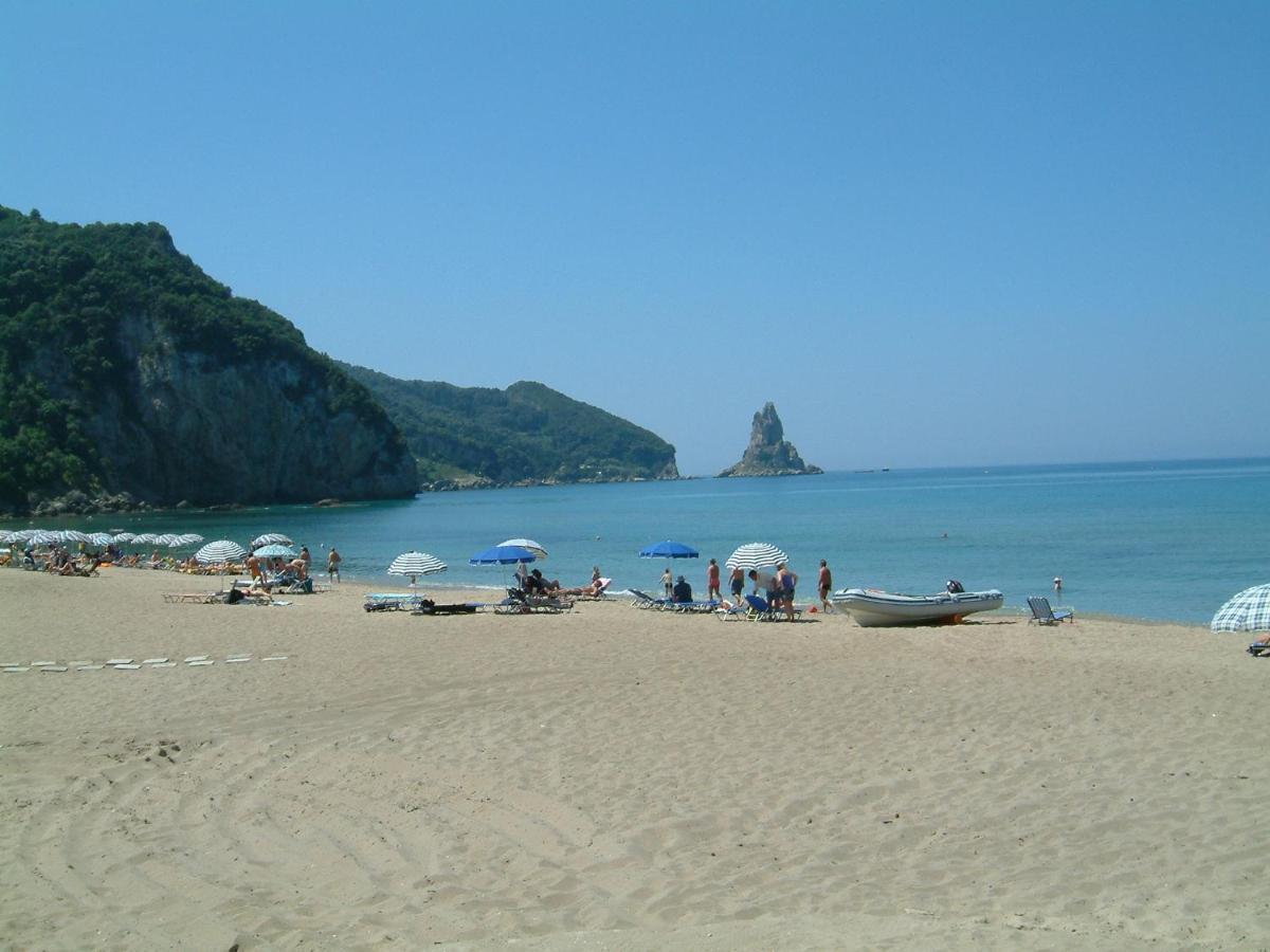 Villa Popi On The Beach Of Agios Gordios Agios Gordios  Exterior photo